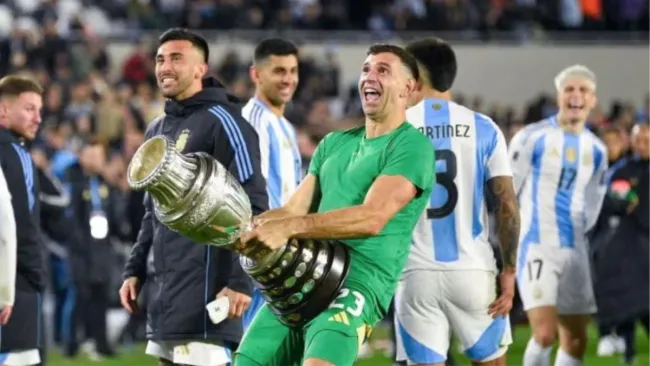 ¿Dibu Martínez dejará el Aston Villa?