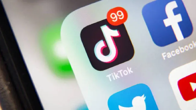 TikTok 2025: Así funcionan las notas de y galerías de fotos en chats