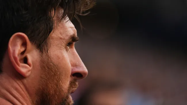 Lionel Messi provoca lágrimas por su adiós de Argentina en conferencia de Scaloni