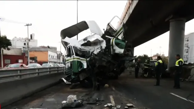 El Sistema de Transporte Colectivo evaluó los daños a su estructura.