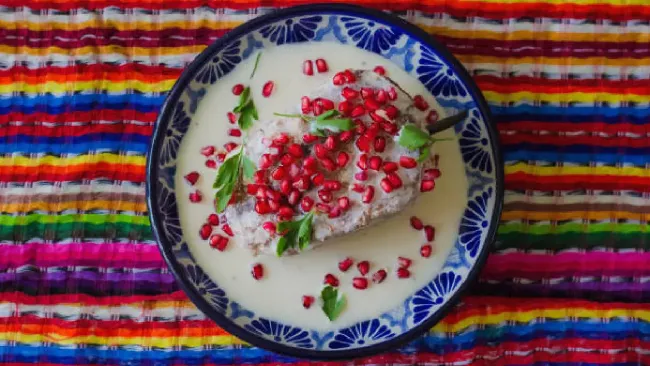 Anuncian multa de más de 330 mil pesos por preparar chiles en nogada con este ingrediente