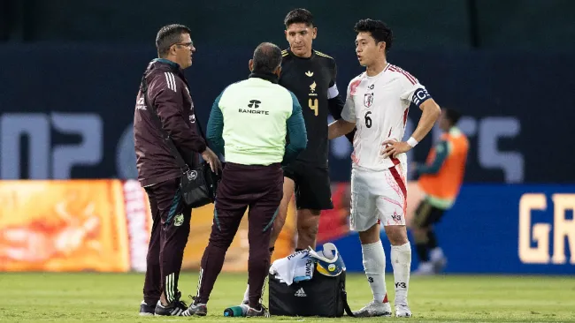 Edson Álvarez en amistoso