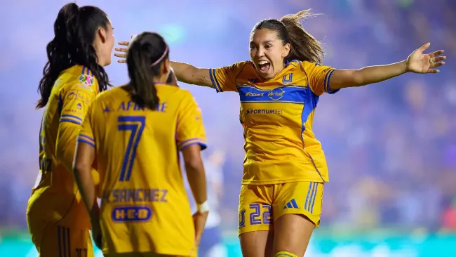 Tigres Femenil aplasta 4-0 a Rayadas en un Clásico Regio de cuatro horas