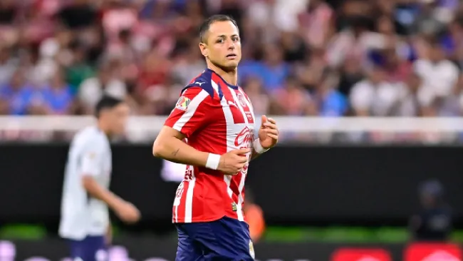 Chicharito Hernández falla gol cantado
