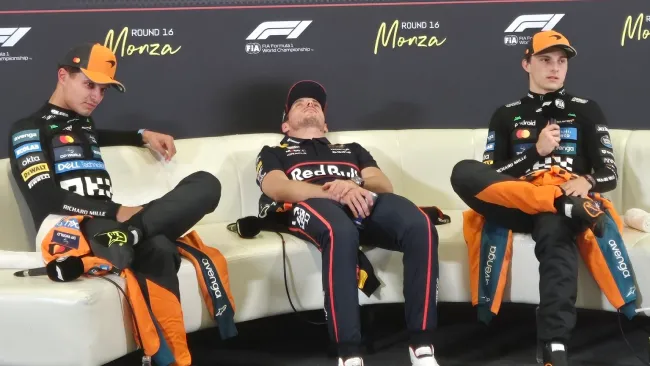 Max Verstappen casi 'dormido' habla sobre la polémica de McLaren: "No es mi problema"