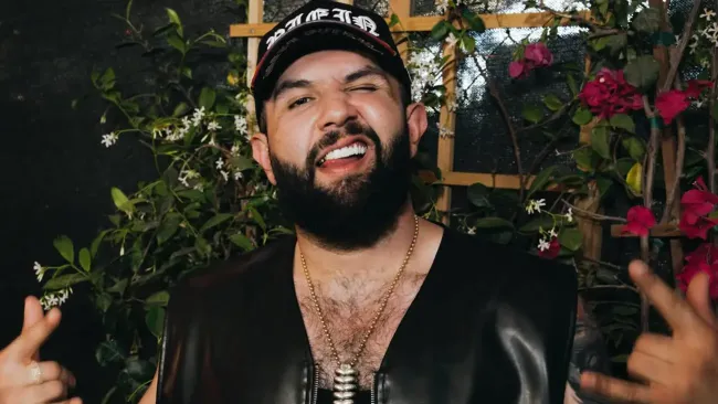 Carín León hace historia: primer latino en prender la Sphere de Las Vegas