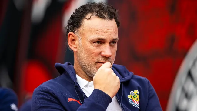 Gabriel Milito recupera jugadores de cara a su primer Clásico