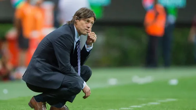 Exdirectivo de Chivas critica elección de Milito tras mal momento: 'Necesitan alguien como Almeyda'
