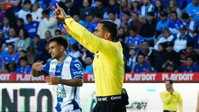 ¿Polémico? Árbitro expulsa a dos jugadores del Pachuca
