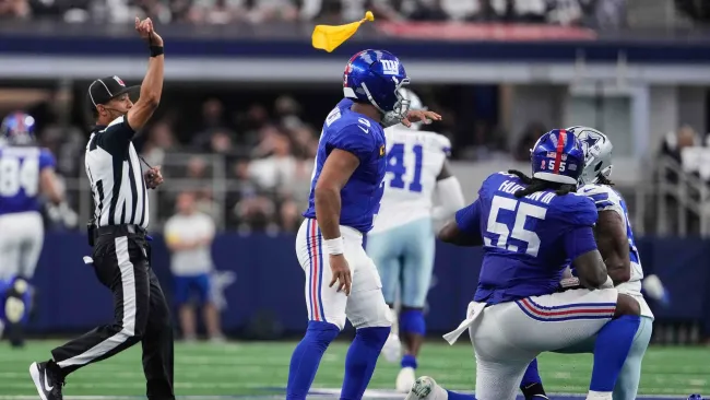 James Hudson III agrede a James Houston y sorprende al no ser expulsado