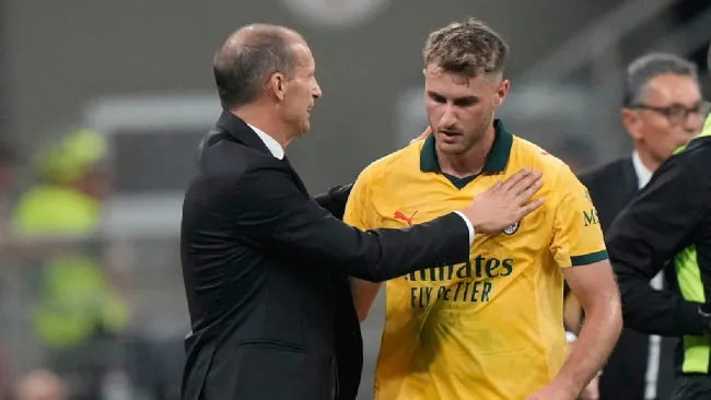 Santiago Giménez se lleva los elogios de Allegri tras triunfo ante Bologna