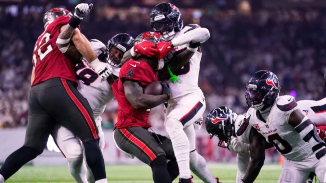 Tampa Bay venció a los Texans en los minutos finales