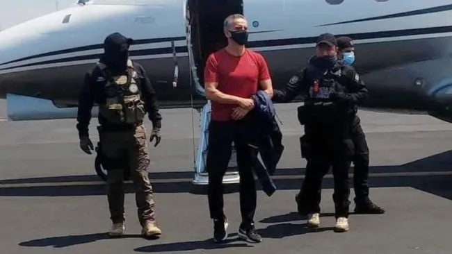 El Departamento del Tesoro de Estados Unidos congeló sus cuentas.