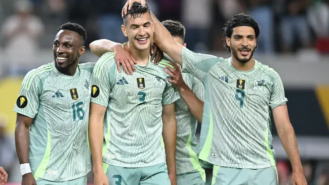 Quiñones humilla a Santiago Giménez y Raúl Jimenez en las medias del EA FC 26