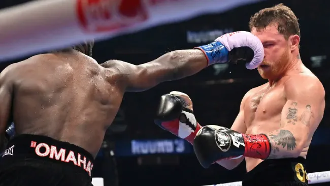 “Canelo solo ganó tres asaltos”: Lennox Lewis cuestiona las tarjetas y respalda el dominio de Terence Crawford