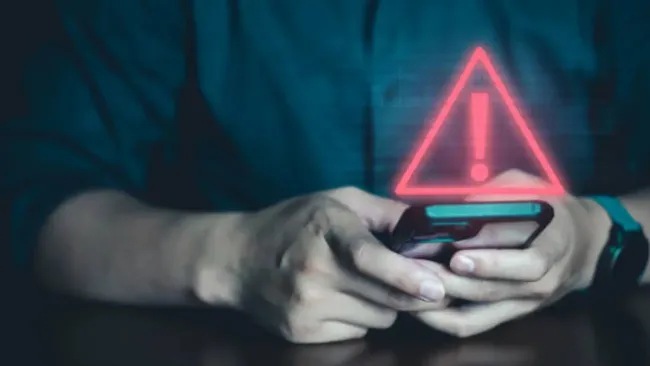 Alerta por mensaje falso que promete hackear celulares en 10 segundos
