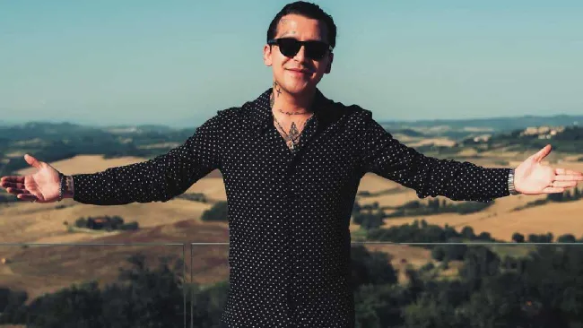 ¿Christian Nodal a la cárcel? Universal Music lanza advertencia al cantante por contratos falsos