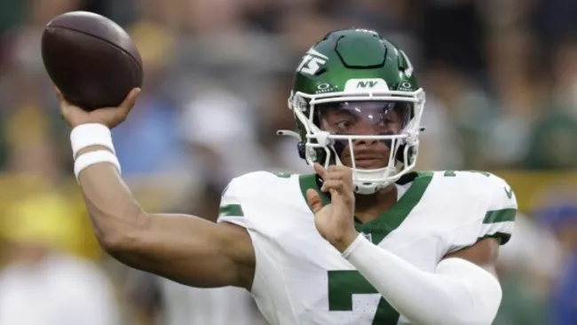 Justin Fields regresa a la titularidad tras lesionarse