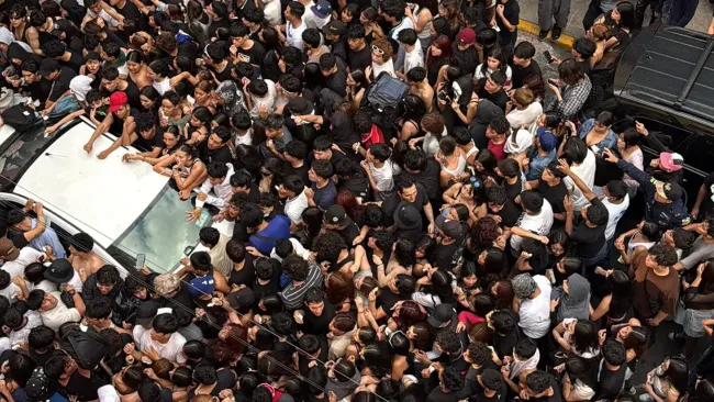 Clausuran fiesta clandestina con más de mil jóvenes en la alcaldía Cuauhtémoc