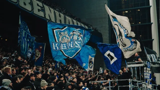 Afición de Copenhague mostró apoyo al mexicano