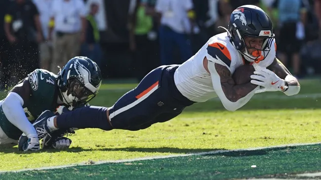 Broncos vence con dramatismo a Eagles