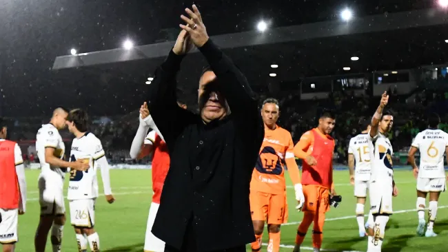 Jesús Ramírez defiende a Efraín Juárez