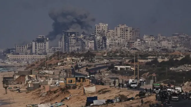 Acuerdan liberar rehenes y retirar tropas israelís de la zona del conflicto.
