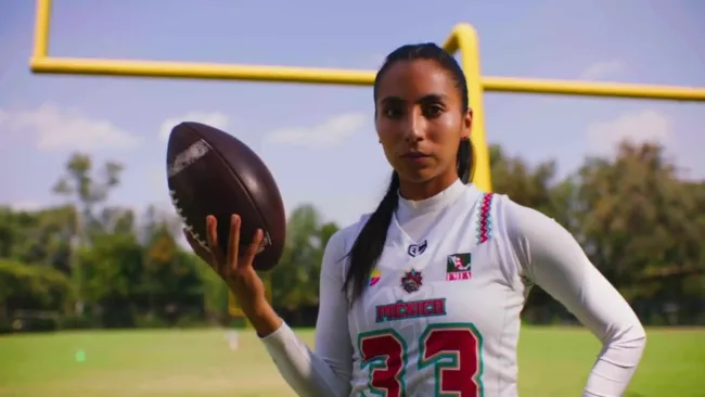 Diana Flores deslumbra en Londres durante evento de la NFL