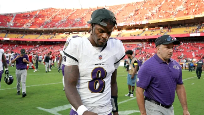 John Harbaugh revela cuándo regresará Lamar Jackson