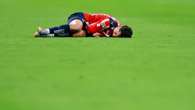 Miguel Gómez se lesionó el hombro pero siguió jugando