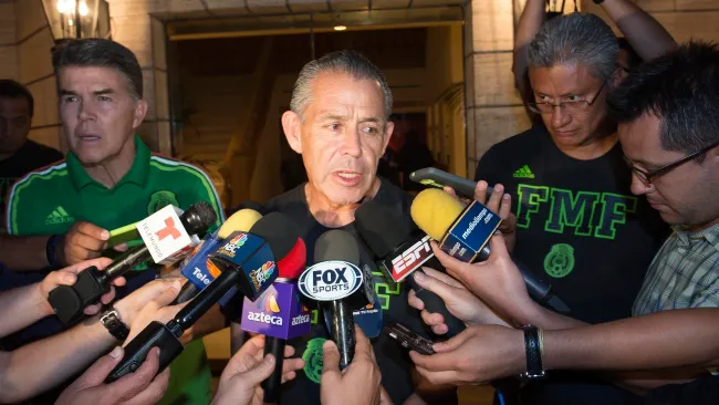 Miguel Herrera despide con dolor al doctor Gerardo Aguilar