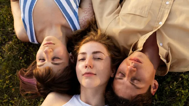 Las adolescencias y juventudes enfrentan situaciones de tensión sin precedentes.