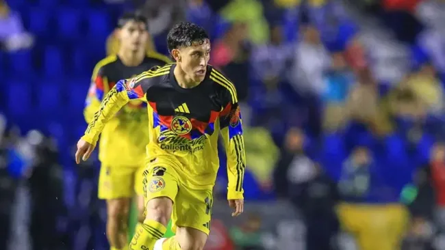 Zendejas tuvo que salir del partido tras resentirse