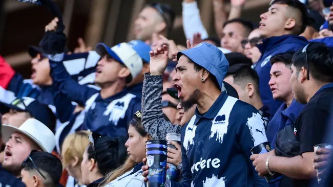 Afición de Rayados agrede a mujer tras partido vs Pumas