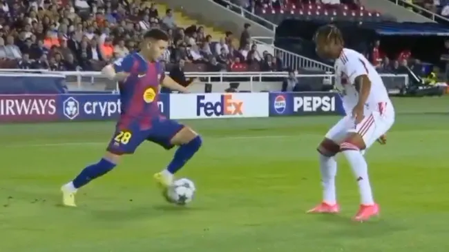 Roony protagonizó el encuentro contra el Olympiacos con un golazo