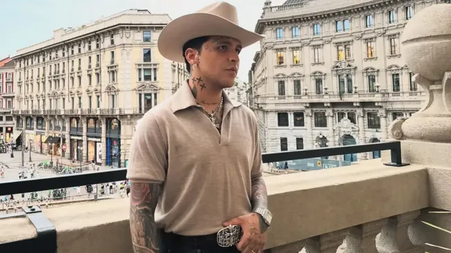 “Haciendo de todo menos ver a su hija”: Nodal desata polémica tras anunciar show en los Latin Grammy