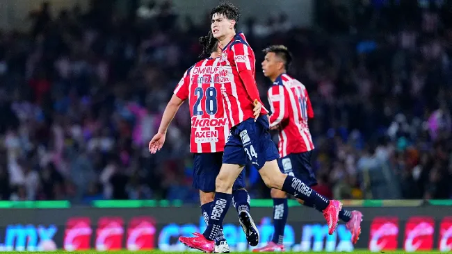 Director deportivo de Chivas asegura que no es nada fácil jugar para el club