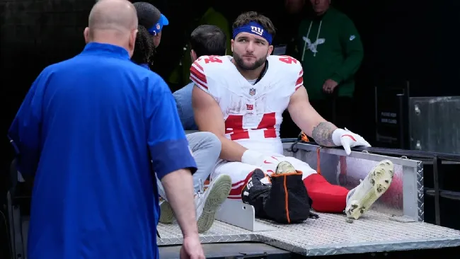 Cam Skattebo, corredor de New York Giants, sufre terrible lesión en duelo ante Philadelphia Eagles