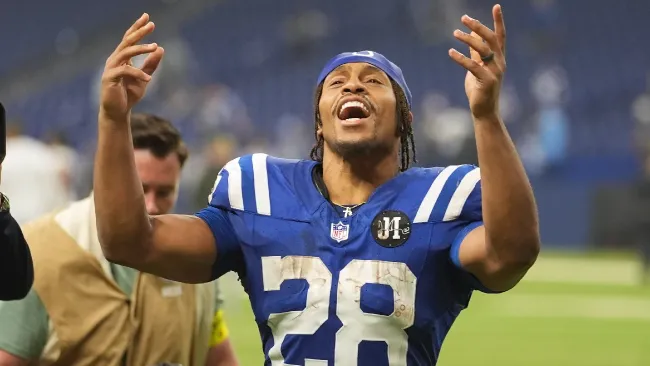 Jonathan Taylor: Primer jugador con 3 touchdowns en 3 juegos seguidos ante el mismo equipo