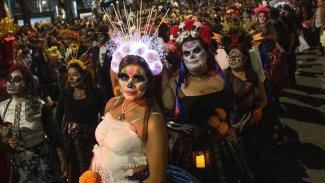 Mega Procesión de Catrinas 2025 CDMX: A qué hora inicia, ruta, avenidas cerradas y recomendaciones