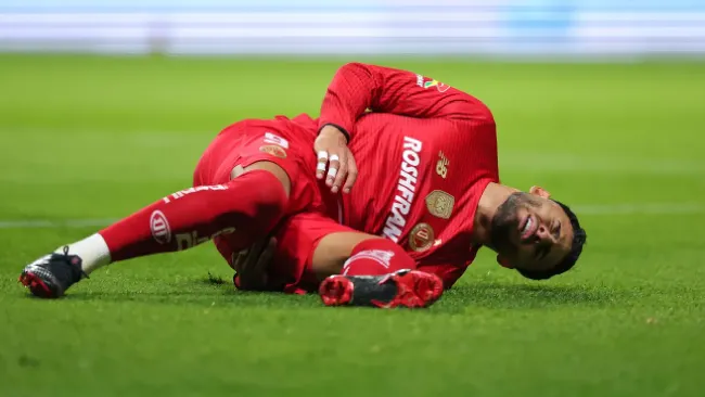 ¿Pone en riesgo su participación al Mundial? Alexis Vega se lesiona con Toluca