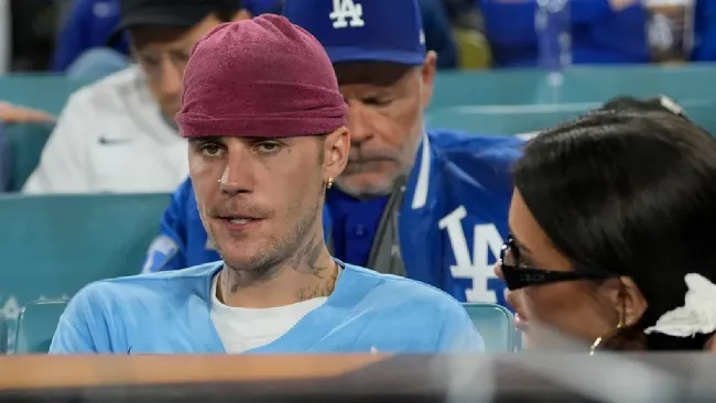 Justin Bieber se despide del Juego 3 de la Serie Mundial y deja a la deriva a los Blue Jays . Noticias en tiempo real