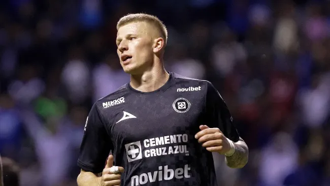 ¡Máquina líder! Cruz Azul derrota con autoridad a Puebla y dormirá como puntero del Apertura 2025