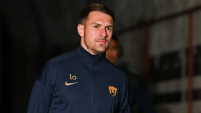 Ruso Zamogilny arremete contra Ramsey