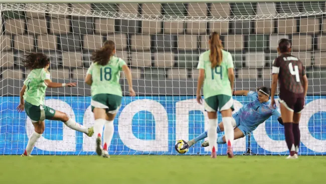 Valentina Murrieta, de América, se luce con dos penales atajados en el Mundial Sub-17