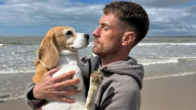 Aaron Ramsey y su familia se despiden de su perrita Halo tras un mes de búsqueda