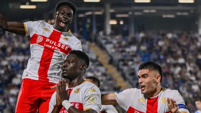 Genoa de Johan Vásquez gana de manera agónica a Sassuolo