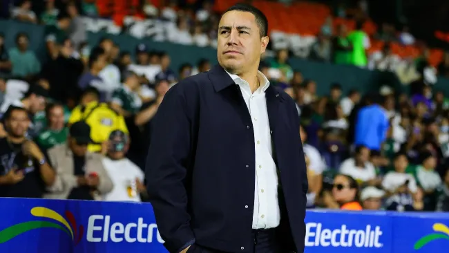 Efraín Juárez podría ser uno de los entrenadores cesados