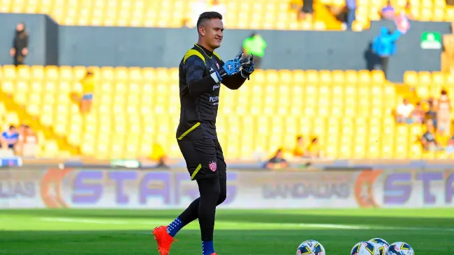 Raúl Gudiño vuelve al futbol europeo ficha con el Rangers