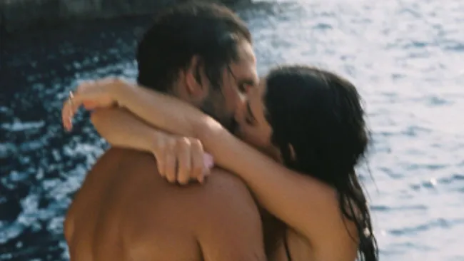 La modelo e influencer australiana confirmó su nueva relación